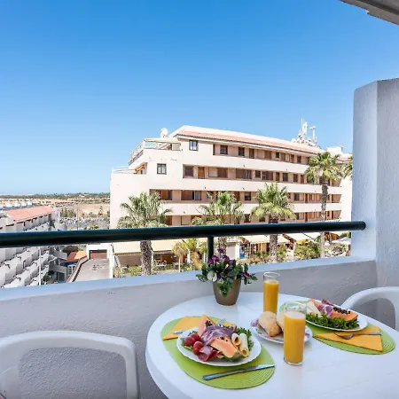Apartment 427 Beautiful Summerland Wi-fi Sat-tv *